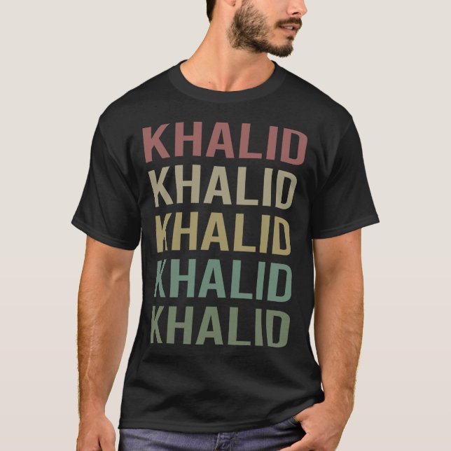 Camiseta Arte Colorida de Texto - Nome Khalid (Frente)