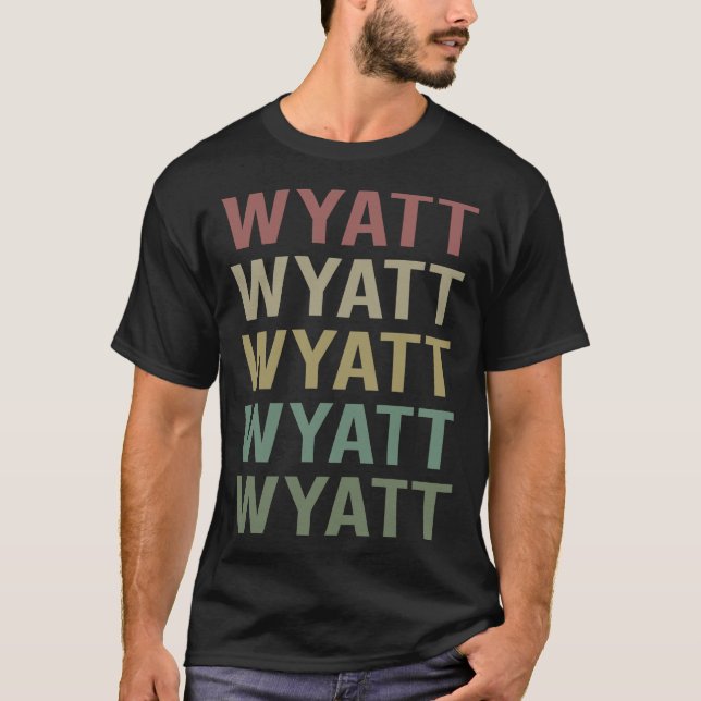 Camiseta Arte Colorida de Texto - Nome Wyatt (Frente)