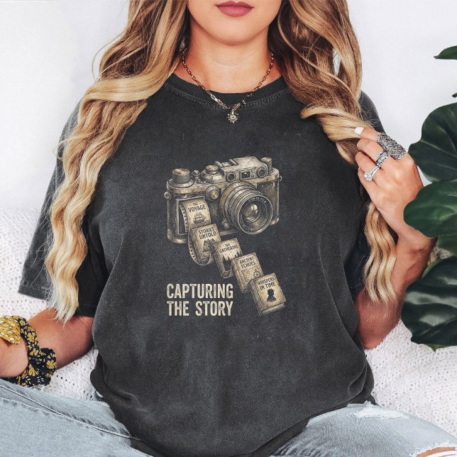Camiseta Arte Contadora de Histórias com Câmera Antiga (Criador carregado)