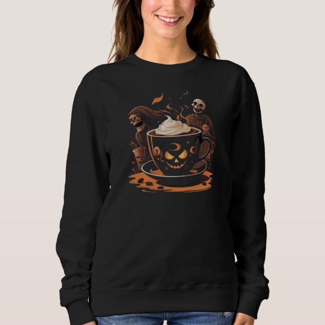 Camiseta Arte de Café de Halloween – Latte Assustador com E (Frente)