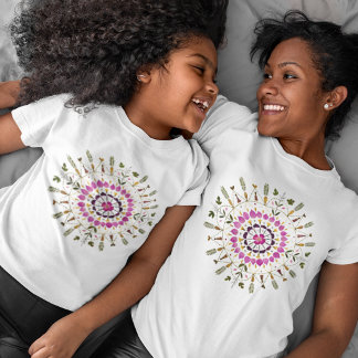 Camiseta Arte de Flores Pressionadas Mandala Única Feminina