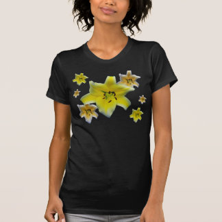 Camiseta Arte de Foto Macro de Flor de Lírio Amarelo Minima