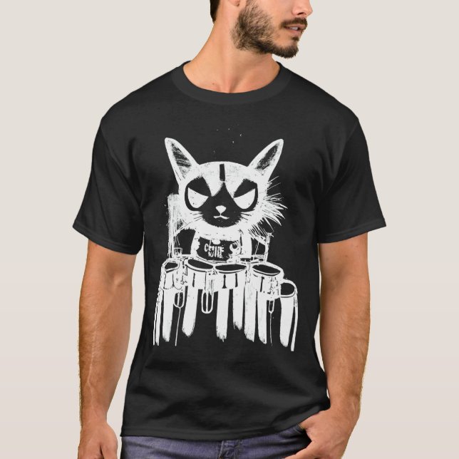 Camiseta Arte de Gato Punk Tocando Bateria (Frente)