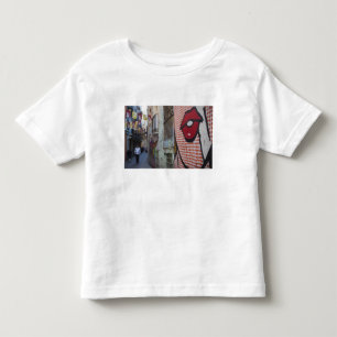 Camiseta Arte de rua na rua Calle de la Libertad