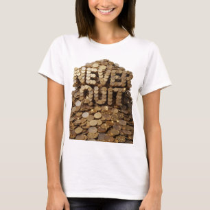 Camiseta Arte de texto 3D em dourado vibrante NUNCA FORA