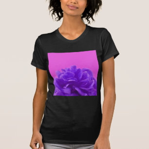 Camiseta Arte Floral Roxa e Framboesa