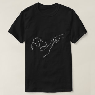 Camiseta Arte Linear de Punho Cerrado entre Cão e Humano