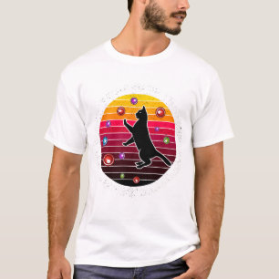 Camiseta Arte Retro Vintage de Gato Capturando Bolha ao Pôr