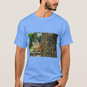 Camiseta Artística Inspirada em Insetos da Naturez