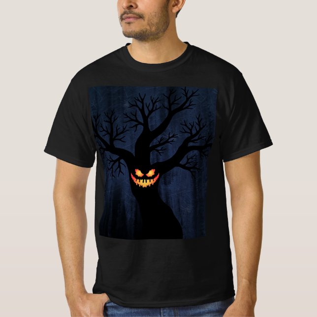 Camiseta Árvore Assombrada Assustadora do Halloween com Ros (Frente)