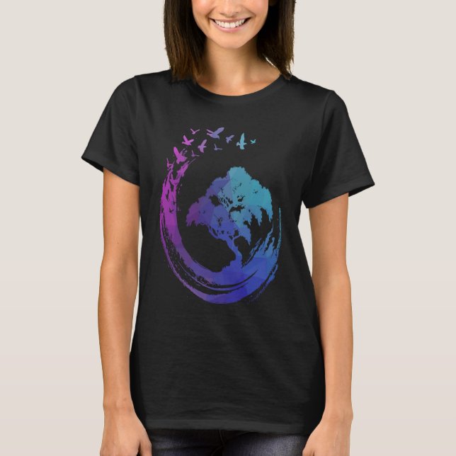 Camiseta Árvore Bonsai com Pássaros Voadores Japoneses Zen  (Frente)