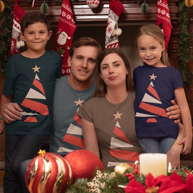 Camiseta árvore de Natal (Family wearing twinning t-shirts on Christmas and waiting for Santa Claus)