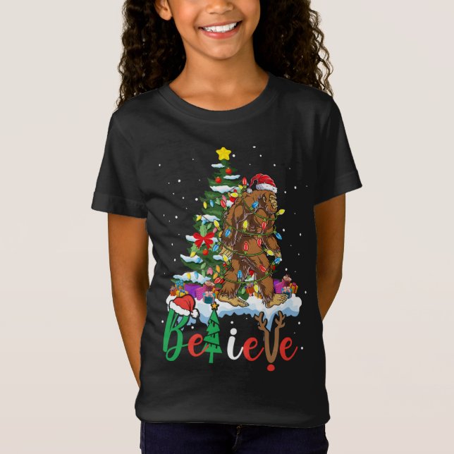 Camiseta Árvore de Natal Engraçado Luz Xmas Sasquatch (Frente)