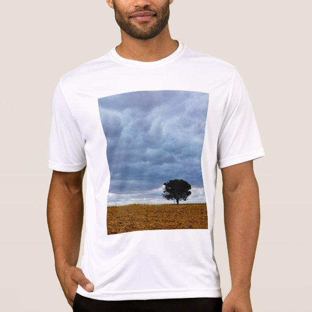 Camiseta Árvore em um campo vazio (Frente)
