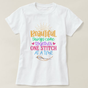 Camiseta As Coisas Belas Se Juntam Um Stitch