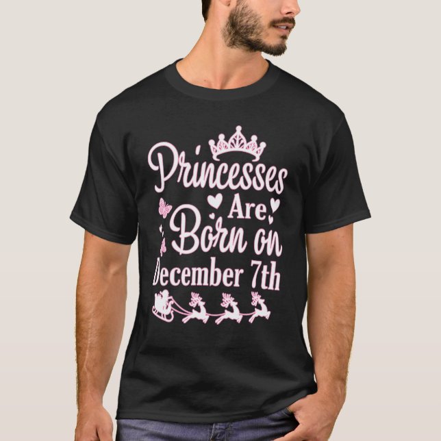 Camiseta As Impressões São Nasceres No 7 de Dezembro Feliz  (Frente)
