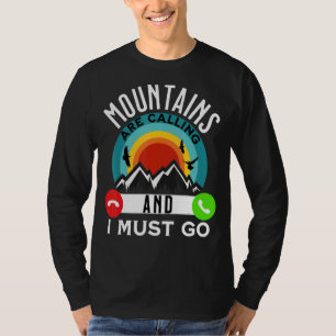 Camiseta As Montanhas Estão Ligando E Eu Preciso Ir Ligar P