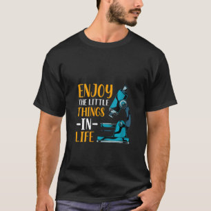 Camiseta As Mulheres Aproveitam As Pequenas Coisas Da Vida,