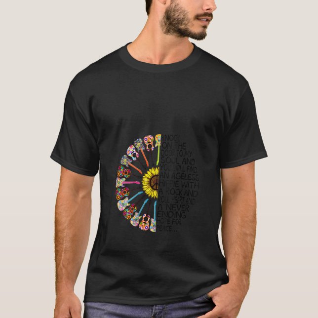 Camiseta As Mulheres Batem Na Porta Da Minha Alma - Hippie  (Frente)