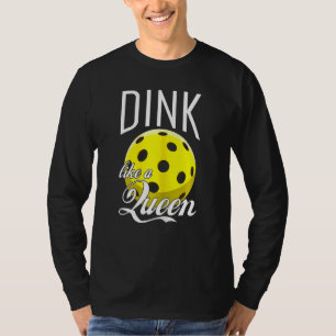 Camiseta As Mulheres Bebem Como Uma Rainha Engraçada.