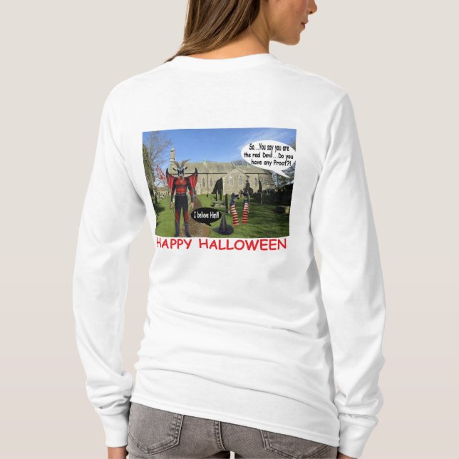 Camiseta As mulheres compram uma tenda. Feliz halloween. di (Verso)