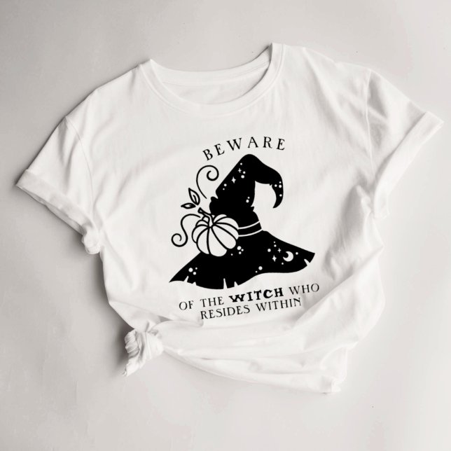 Camiseta As Mulheres De Halloween Tomam Cuidado Com A Bruxa (Criador carregado)