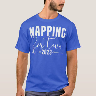 Camiseta As Mulheres Dormem Por Dois Anunciantes De Gravide