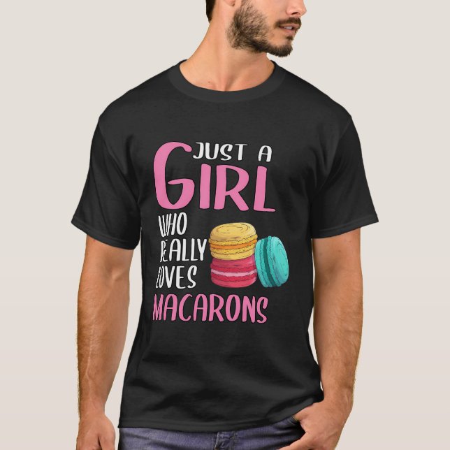 Camiseta As Mulheres Macaron Dão Um Presente Apenas Uma Men (Frente)