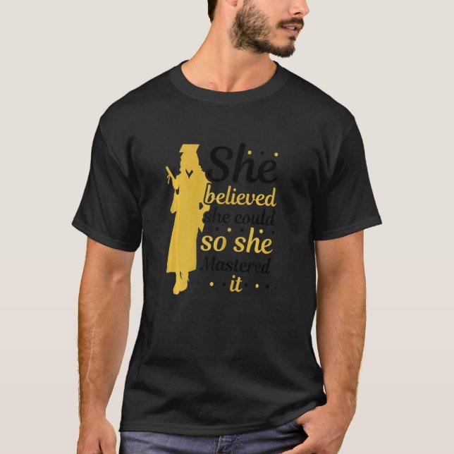 Camiseta As Mulheres Que Ela Acreditava Que Podia, Então El (Frente)