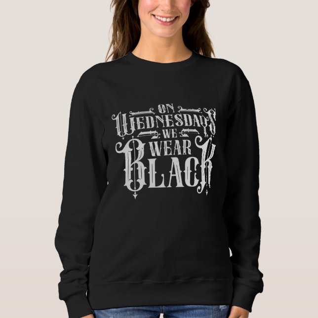 Camiseta Às Quartas-Feiras Nós Usamos Preto  Gótico Nerd Ge (Frente)