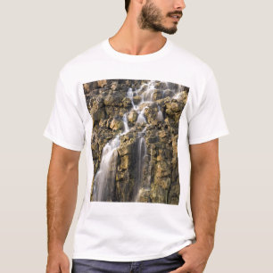 Camiseta As quedas da salmoura da rocha vulcânica deixam