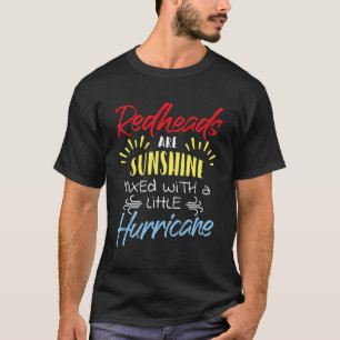 Camiseta As Ruivas Estão Misturadas Com Um Pequeno Furacão