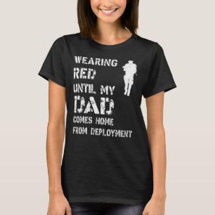 Camiseta Às sextas-feiras, Vestimos Vermelho até meu Pai ch