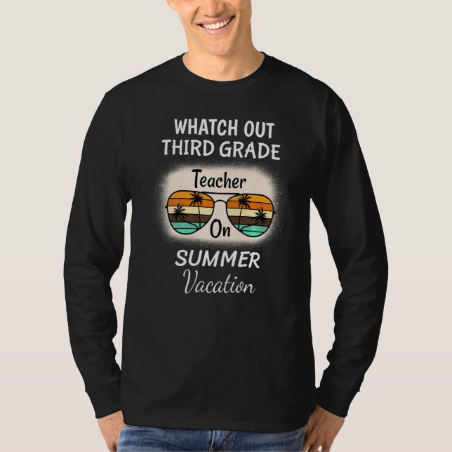 Camiseta Assista A Professores Do Terceiro Grau Nas Férias  (Frente)