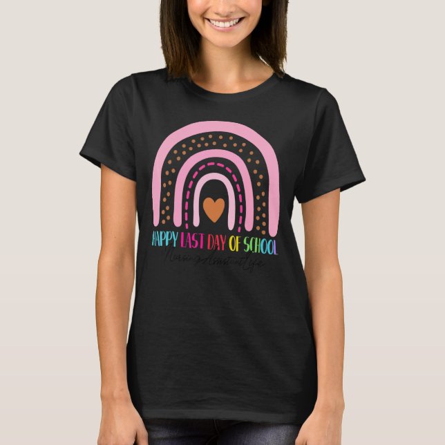 Camiseta Assistente de Enfermeiro Feliz do Último Dia da Es (Frente)