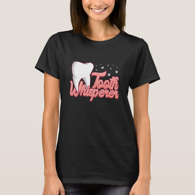 Camiseta Assistente de sussurro dentário técnico de laborat (Frente)