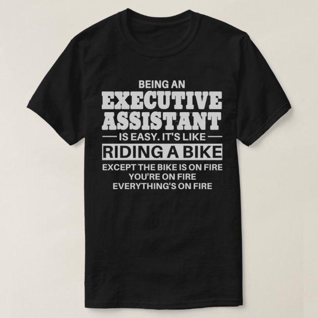Camiseta Assistente Executivo Que Dirige Uma Bicicleta (Frente do Design)