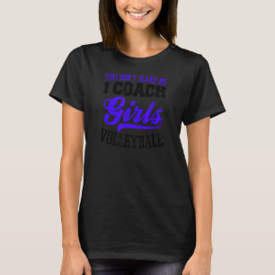 Camiseta Assusta-me, Eu Treino Voleibol para Jovens no Dia 