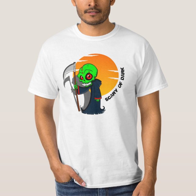 camiseta assustador do escuro (Frente)