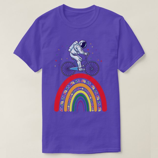Camiseta Astronaut Cycling Boho Rainbow  (Frente do Design)