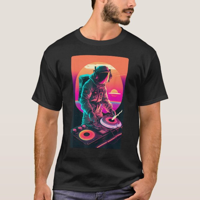 Camiseta Astronaut DJ DJing in Space EDM cool Vaporwave Gra (Frente)