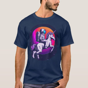 Camiseta Astronaut riding Unicorn Space Retro Colors Synthw