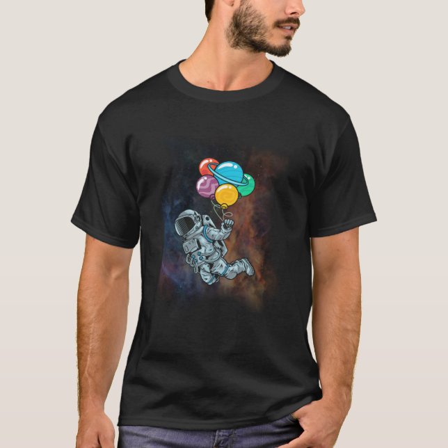 Camiseta Astronaut With Colorful Balloons Floating Space Ne (Frente)