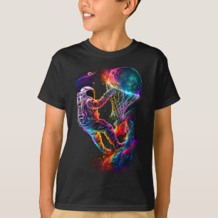 Camiseta Astronauta Afundando um Jogador de Basquete no Esp