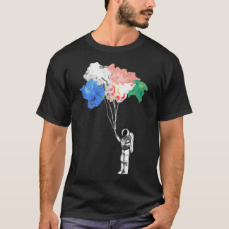 Camiseta Astronauta Bonito Segurando Nos Balões De Abstrato