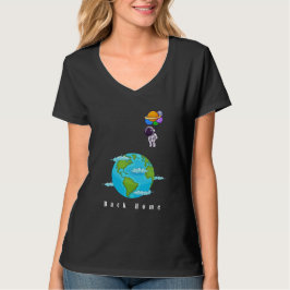 Camiseta astronauta com balões aterrando terra