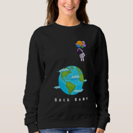 Camiseta astronauta com balões aterrando terra