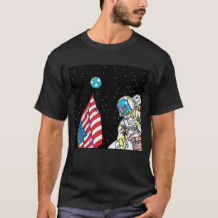 Camiseta Astronauta da Apollo com Bandeira e Terra Pop Art