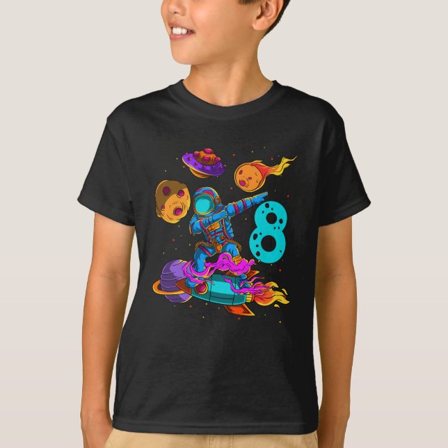 Camiseta Astronauta de Astronauta no Espaço 8º Aniversário (Frente)