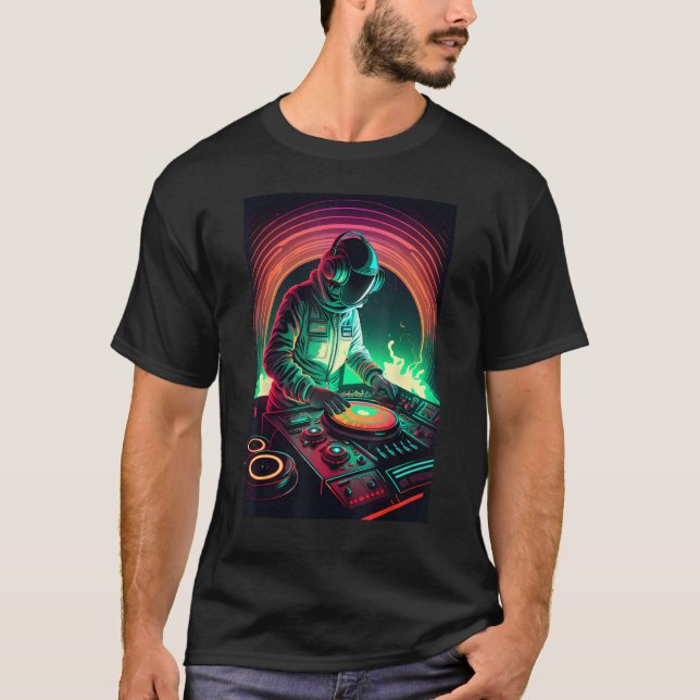 Camiseta Astronauta DJ DJing no Espaço EDM legal Vapor Gráf (Frente)